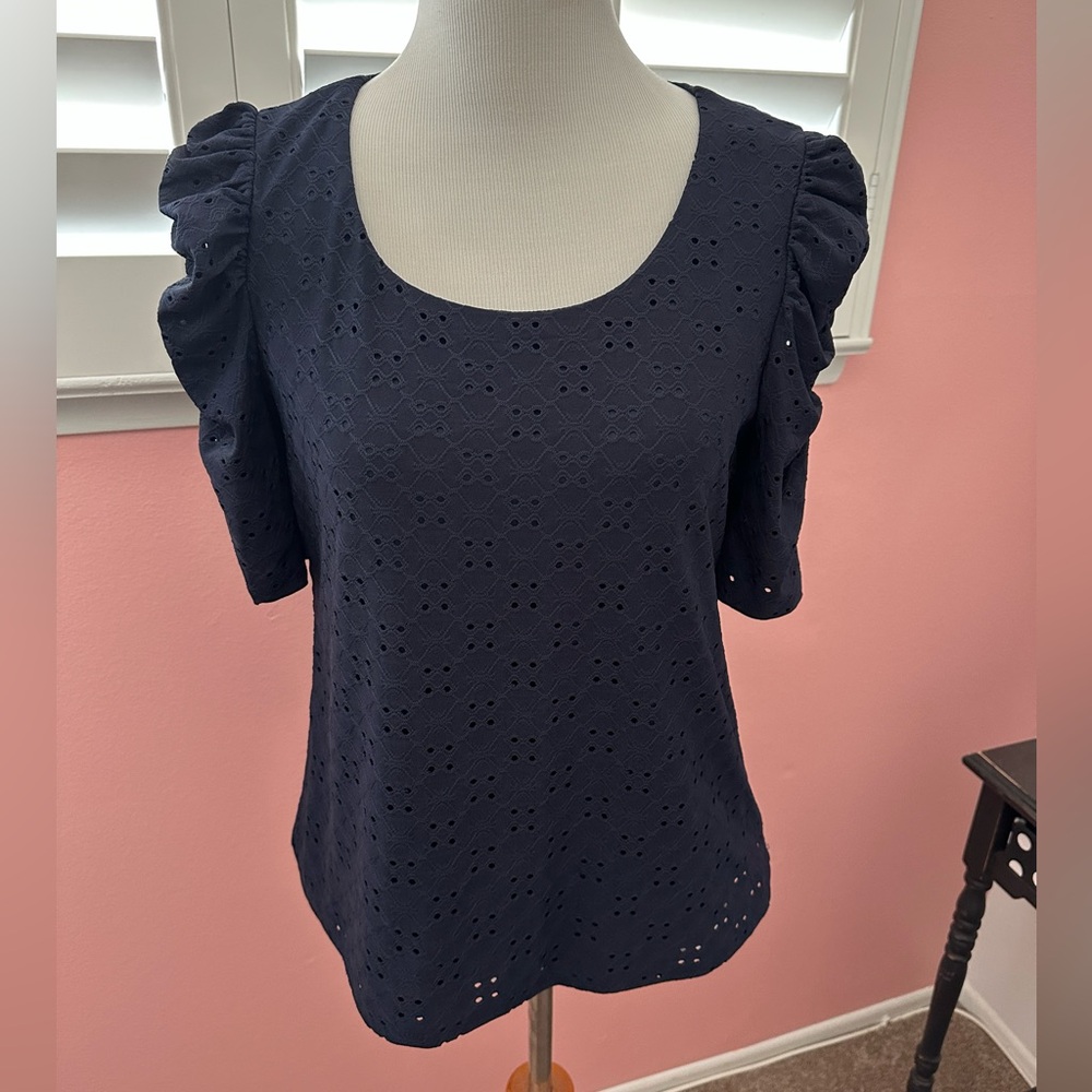 CeCe Size M Navy Top